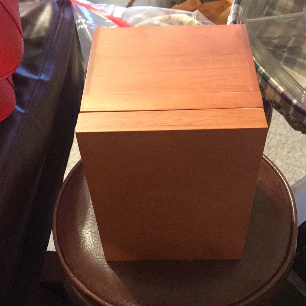 Pet Keepsake Frame/Box - Picture 2 of 11